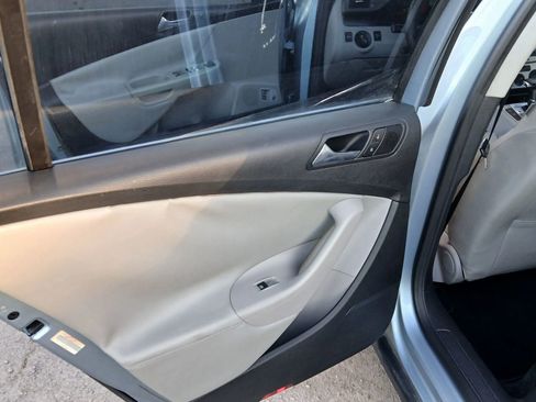 Used 2007 Volkswagen Passat 2.0T image 12