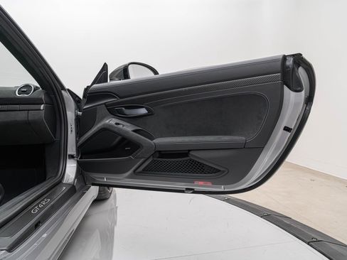 Used 2023 Porsche 718 Cayman GT4 RS RWD image 31
