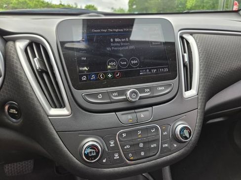 Used 2023 Chevrolet Malibu LT FWD image 29