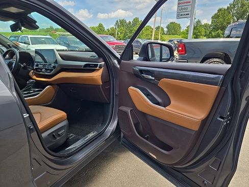Used 2021 Toyota Highlander Platinum AWD/4WD image 77