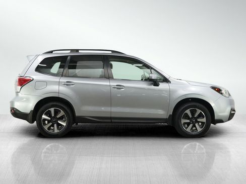 Used 2017 Subaru Forester 2.5i Limited w/ Protection Package #2 AWD/4WD image 6