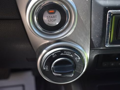 Used 2017 Nissan Titan PRO-4X AWD/4WD image 28