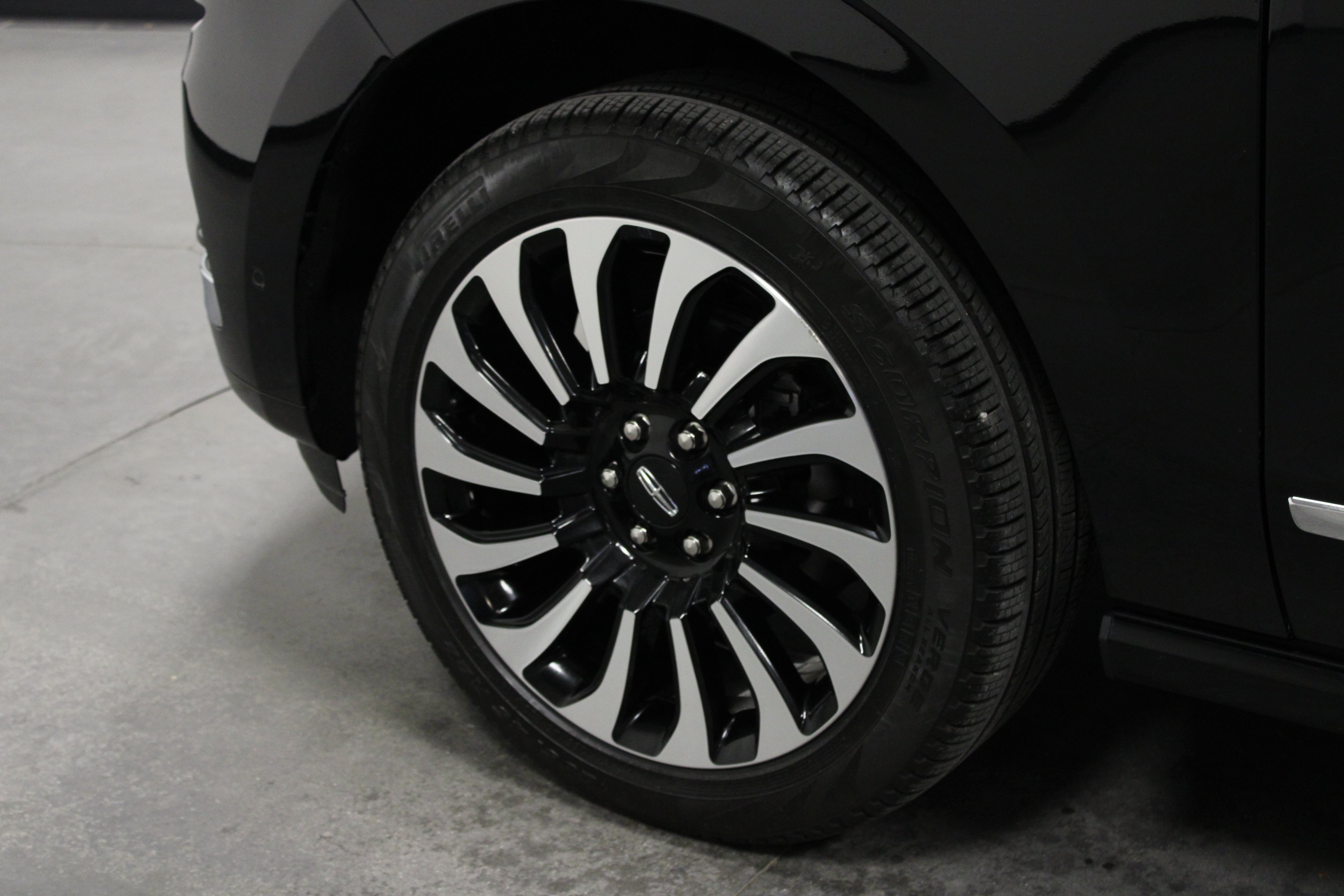 Used 2023 Lincoln Navigator Black Label AWD/4WD image 10