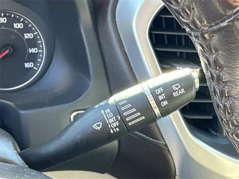 Used 2021 GMC Acadia SLT w/ Premium Package image 28