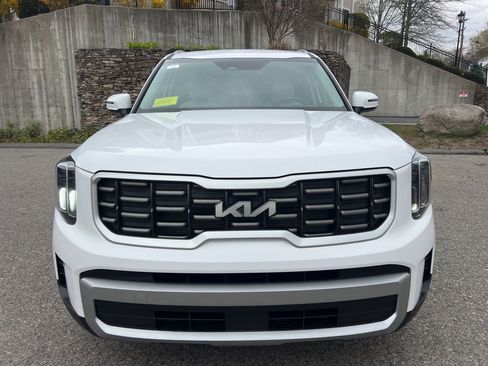 Used 2023 Kia Telluride S FWD image 9