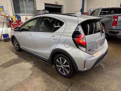 Used 2018 Toyota Prius C One image 4