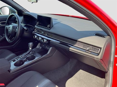 Used 2024 Honda Civic Sport image 28