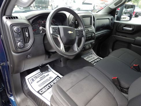 Used 2022 Chevrolet Silverado 2500 Custom w/ Custom Value Package image 16