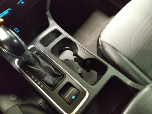 Used 2019 Ford Escape SE image 26