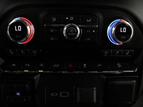 Used 2020 GMC Sierra 1500 AT4 w/ AT4 Premium Package AWD/4WD image 6