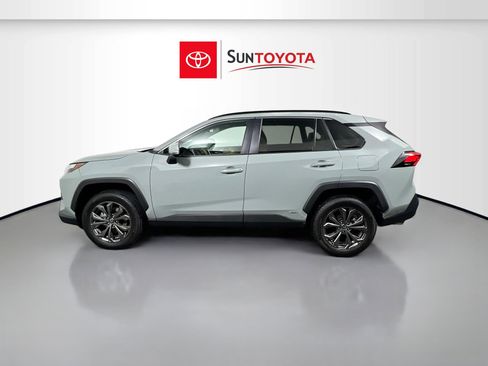 Used 2023 Toyota RAV4 XLE Premium image 7
