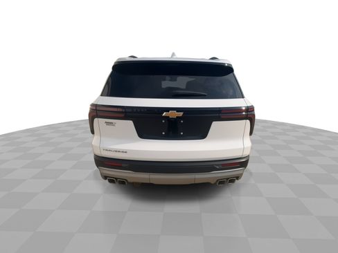 Used 2026 Chevrolet Traverse LT w/ Driver Confidence Package FWD image 7