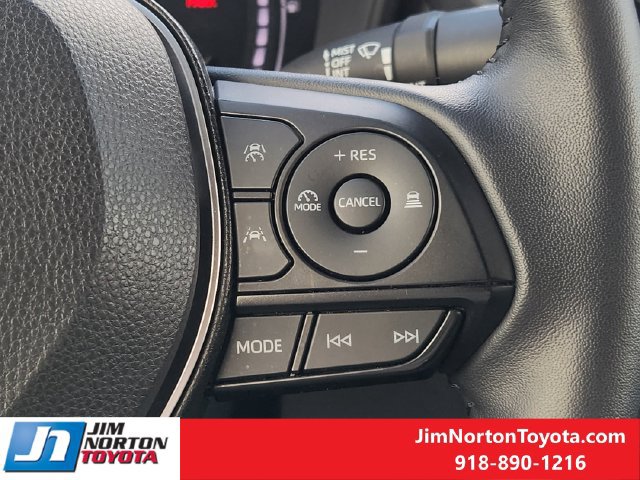 Used 2025 Toyota Corolla SE w/ SE Premium Package FWD image 30