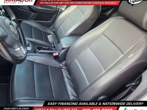 Used 2010 Volkswagen Jetta Wolfsburg Edition FWD image 11
