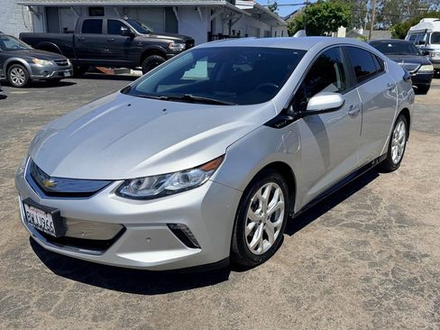 Used 2016 Chevrolet Volt Premier w/ Driver Confidence Package FWD image 3