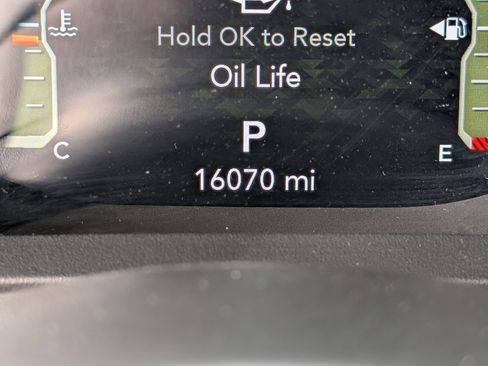 Used 2024 Jeep Wrangler Rubicon w/ Convenience Group image 23