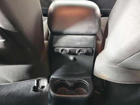 Used 2018 Jeep Wrangler Unlimited Sport w/ Connectivity Group image 17