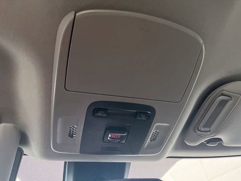 Used 2019 Toyota Camry SE w/ Carpet Mat Package FWD image 69