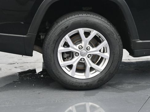Used 2021 Jeep Grand Cherokee L Limited AWD/4WD image 10