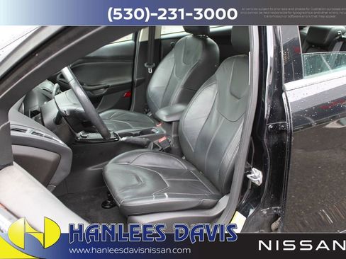 Used 2017 Ford Focus Titanium image 12