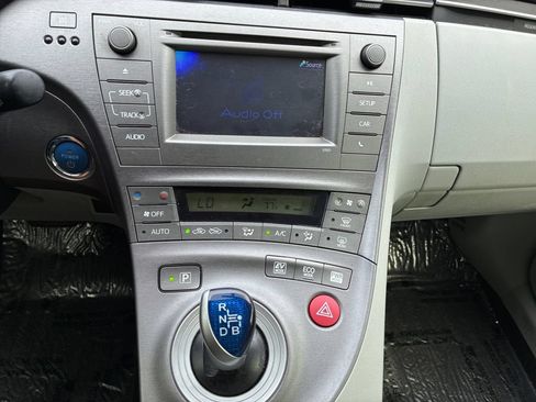 Used 2015 Toyota Prius Two FWD image 10