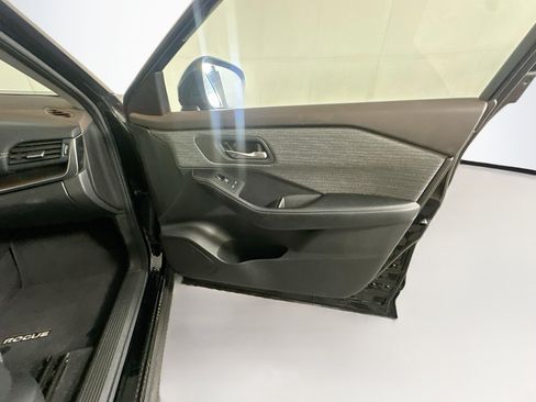 Used 2023 Nissan Rogue SV FWD image 30