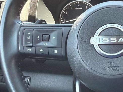 Certified 2025 Nissan Pathfinder SV FWD image 9