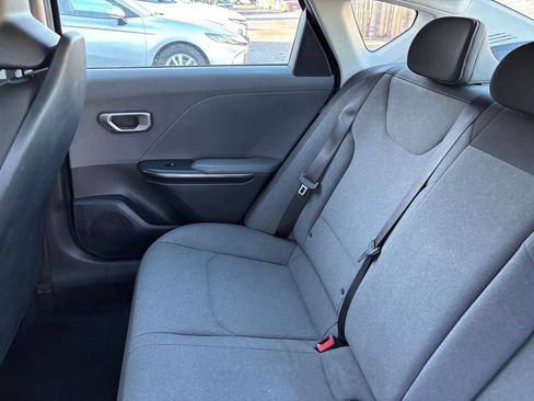 Used 2025 Kia K4 FWD image 38