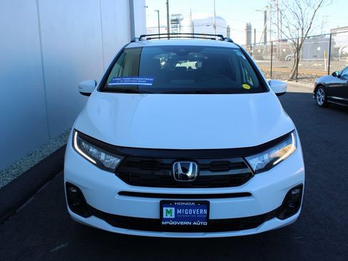 New 2026 Honda Odyssey Touring image 3