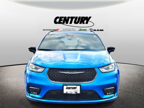 New 2026 Chrysler Pacifica Select w/ S Appearance Package FWD image 9