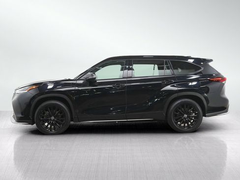 Used 2025 Toyota Highlander XSE AWD/4WD image 3