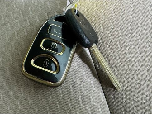 Used 2019 Hyundai Elantra SEL image 34