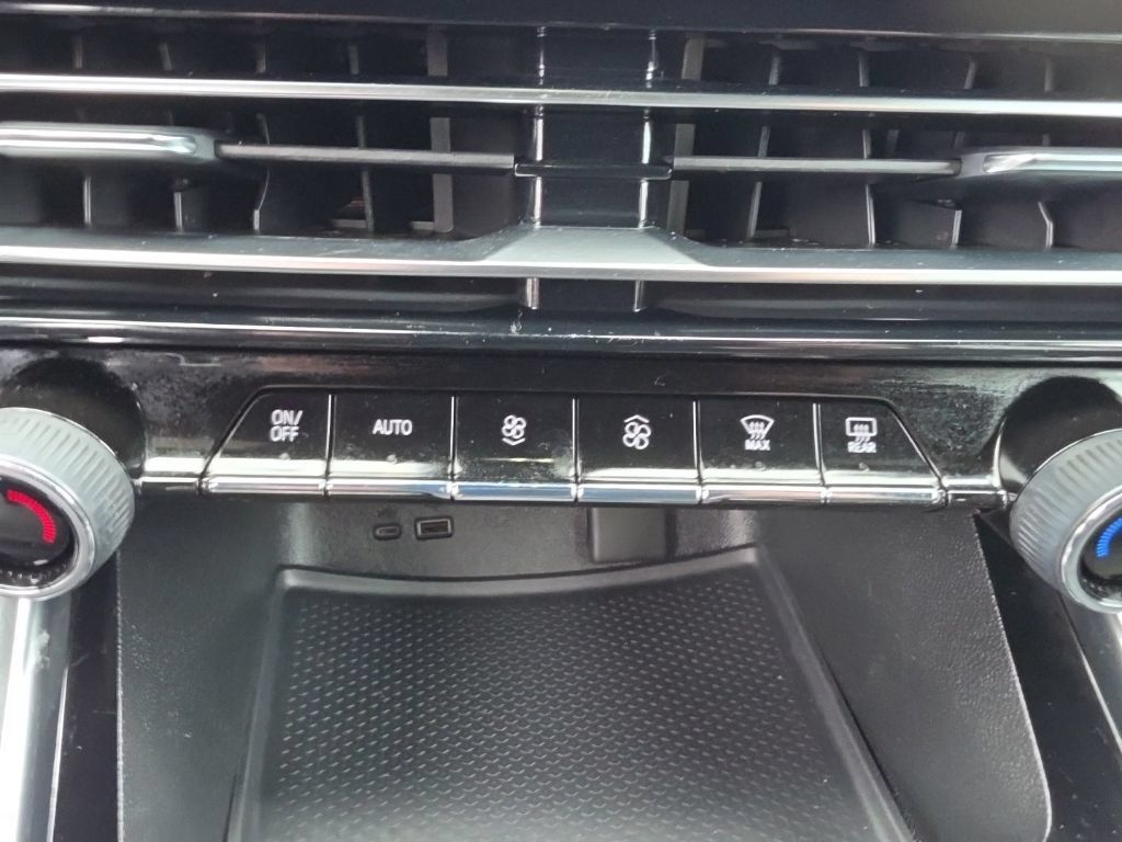 Certified 2024 Chevrolet Traverse LS w/ LPO, Floor Liner Package FWD image 18
