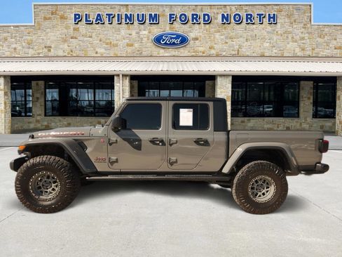 Used 2020 Jeep Gladiator Rubicon AWD/4WD image 3