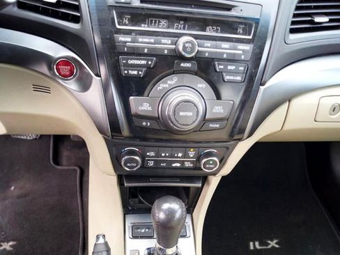 Used 2013 Acura ILX w/ Technology Package image 22