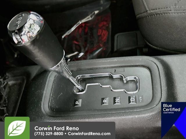 Used 2017 Jeep Wrangler Sport AWD/4WD image 19