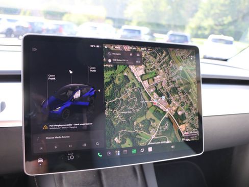 Used 2022 Tesla Model Y Long Range AWD/4WD image 18