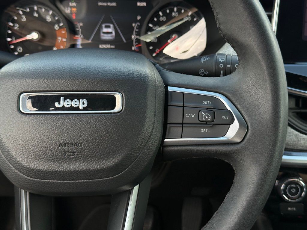 Used 2024 Jeep Compass Latitude AWD/4WD image 12