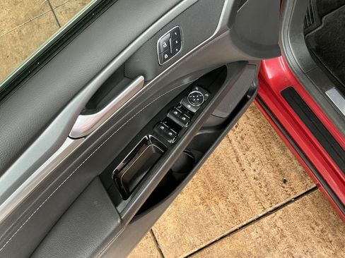 Used 2015 Ford Fusion Titanium image 15