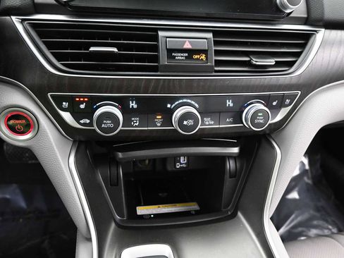 Used 2019 Honda Accord Touring image 18
