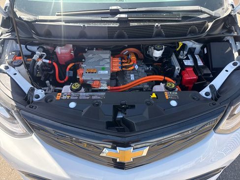 Used 2020 Chevrolet Bolt LT FWD image 21