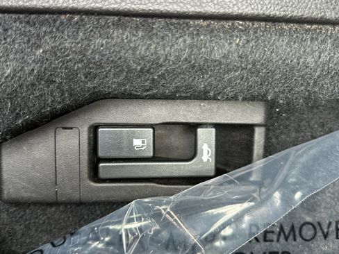 Used 2013 Subaru Impreza 2.0i Premium image 16