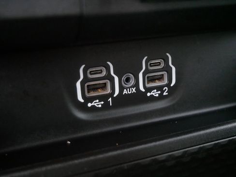 Used 2024 RAM 1500 Laramie AWD/4WD image 28