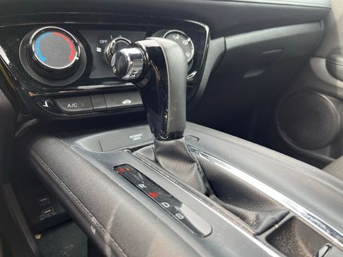 Used 2022 Honda HR-V Sport image 9