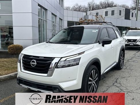 Certified 2023 Nissan Pathfinder Platinum AWD/4WD image 1
