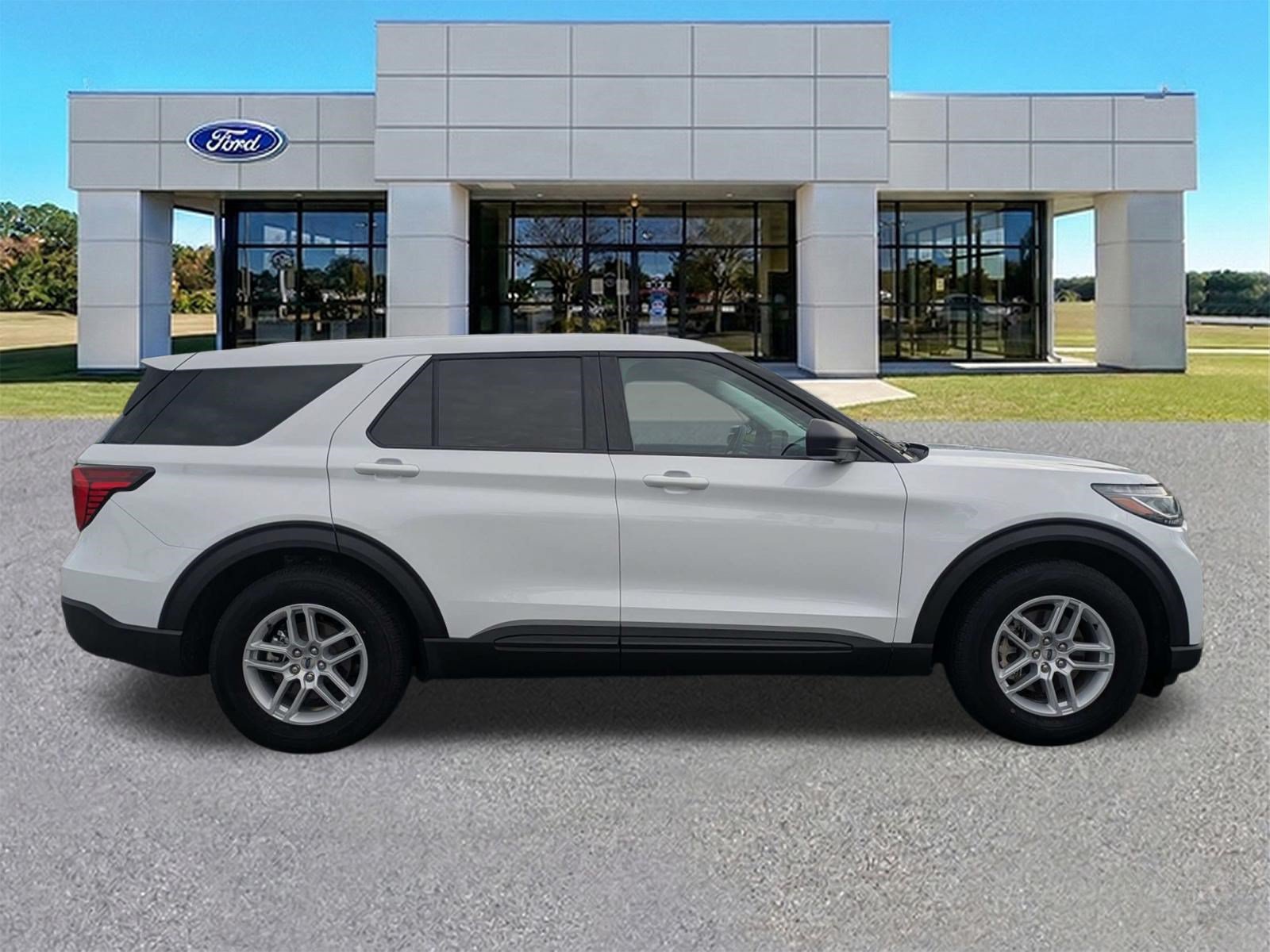 Certified 2026 Ford Explorer Active RWD image 3