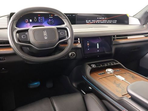 New 2026 Lincoln Navigator Black Label AWD/4WD image 2