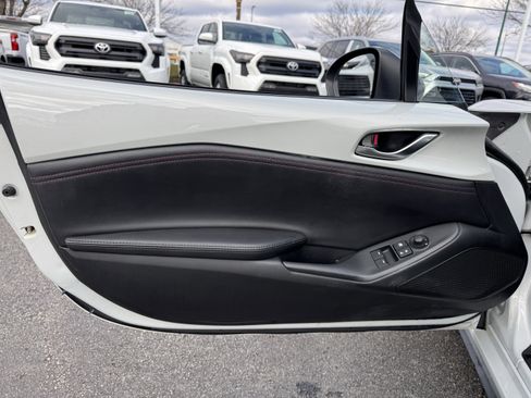 Used 2017 MAZDA MX-5 Miata RF Club image 22