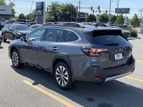 Used 2024 Subaru Outback Touring AWD/4WD image 5