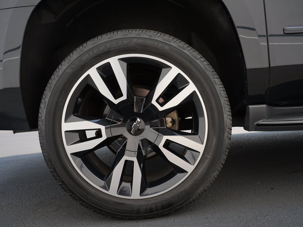 Certified 2020 Chevrolet Suburban Premier w/ RST 6.2L Performance Edition AWD/4WD image 31